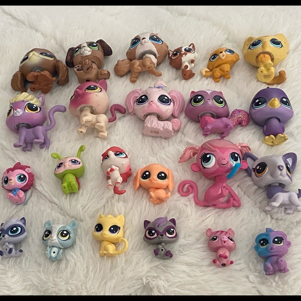 Pack of The Littlest Pet Shop toys